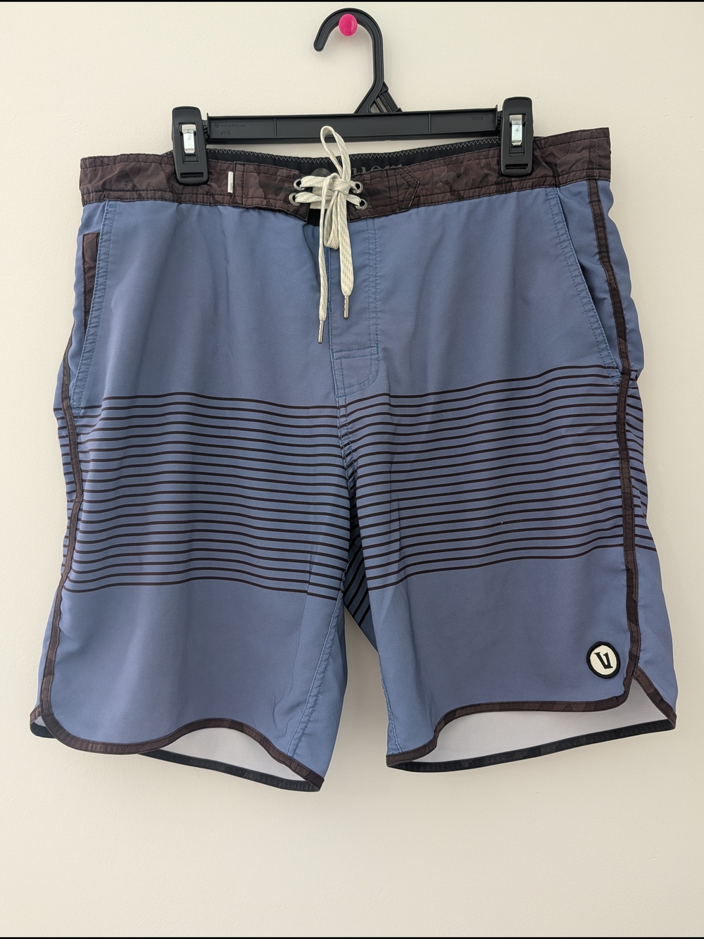 Vuori Board Shorts Mens 34 Blue Stripe Swim Surf Stretch Pocket Shorts